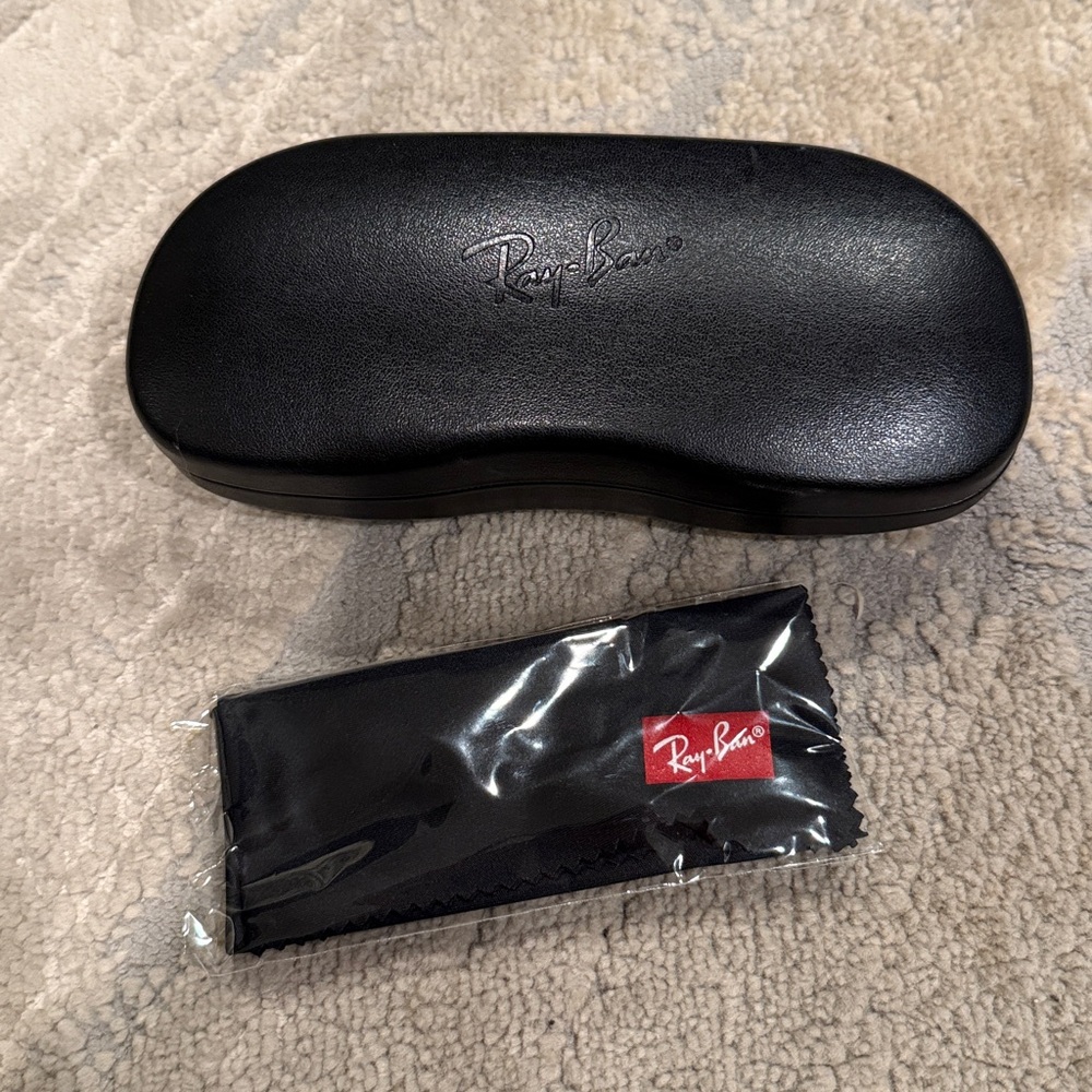 Authentic Ray-Ban‎ Sunglass Case new without tags with cleaning cloth